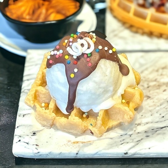 ⚠️SALE Candle // Waffles And Ice Cream Soy Wax Candle SEND OFFERS🥳 - Picture 4 of 6